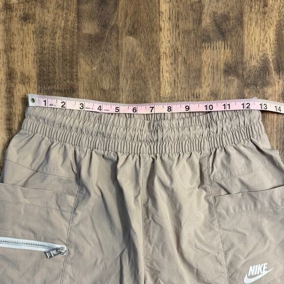 Nike Sportswear Modern Essentials Men’s Gym Short Beige Nylon Pockets Size Small - Picture 4 of 9